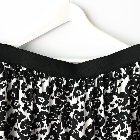 WORTHINGTON Black & White Print Elastic Waist Pull On Skirt - Size 2X - Picture 5 of 8